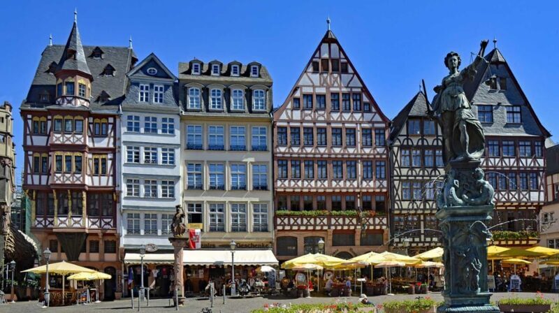 Frankfurt: Discover the heart of Frankfurt - a city tour in Russian - Authentic Insights from Past Participants