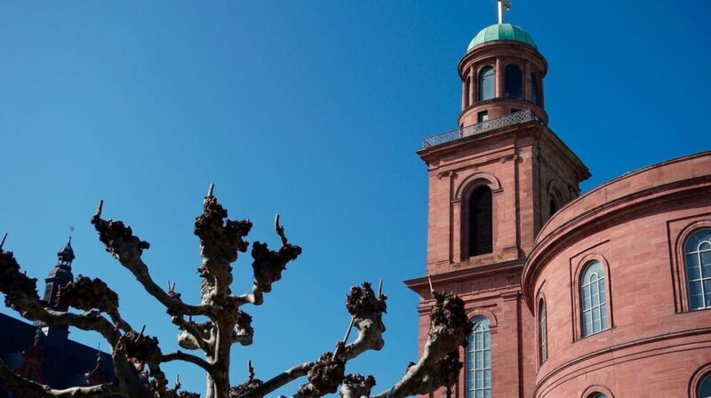 Frankfurt: Discover the heart of Frankfurt - a city tour in Russian - Who Should Consider This Tour?