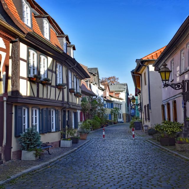 Frankfurt: Höchst Walking Tour with a Local - Exploring the Charm of Höchst: What You Can Expect