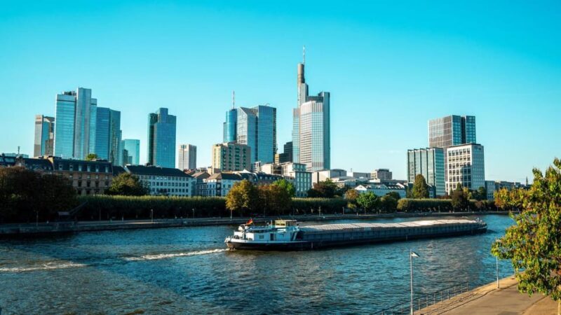 Frankfurt: Insta-Perfect Walk with a Local - A Closer Look at the Experience