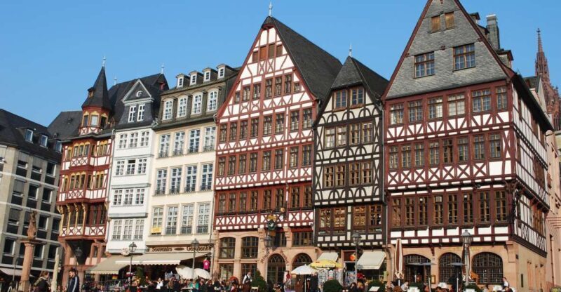 Frankfurt - Old Town Historic Walking Tour - Art and Finance: The Städel Museum and Eurotower