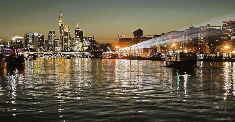 Frankfurt: Private Romantic Skyline Boat Tour - Price & Value: Is It Worth It?
