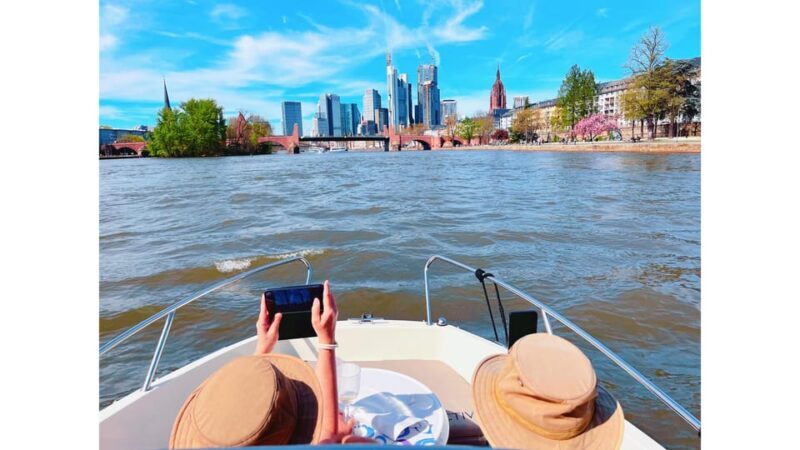Frankfurt: Private Skyline Sightseeing Boat Tour - Key Points