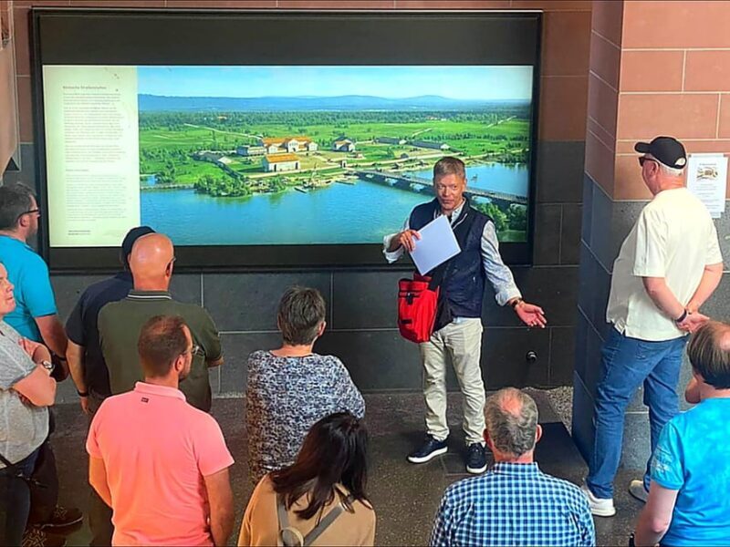 Frankfurt: Walking tour in Russian in private - just for you and your friends - What to expect during the tour