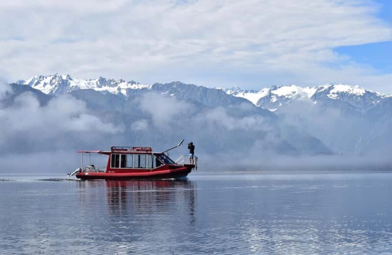Franz Josef Glacier: 2-Hour Scenic Lake Mapourika Cruise - An In-Depth Look at the Lake Mapourika Scenic Cruise