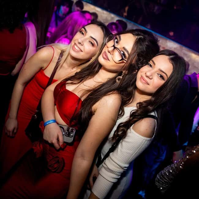 FREE pub Crawl with optional 1 hour open bar and 3 VIP clubs - The Sum Up: Is This Pub Crawl Right for You?
