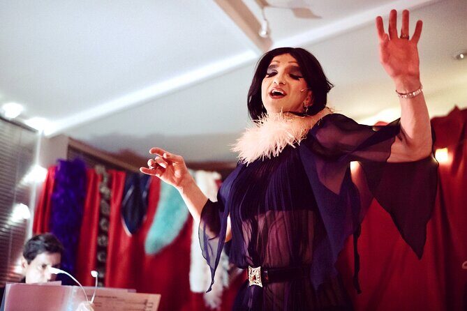 French Dinner & Cabaret Show in Artist's Home - FAQs