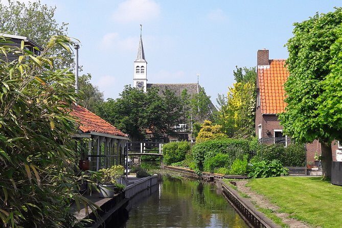 Fresh nose tour with the canoe through the nature near Amsterdam - The Value of the Experience
