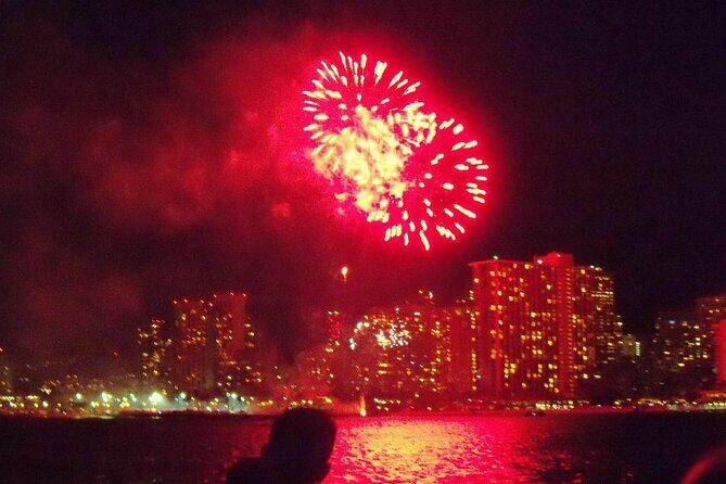 Friday Fireworks Dinner Sail from the Hilton Hawaiian Village - An In-Depth Look at the Friday Fireworks Dinner Sail