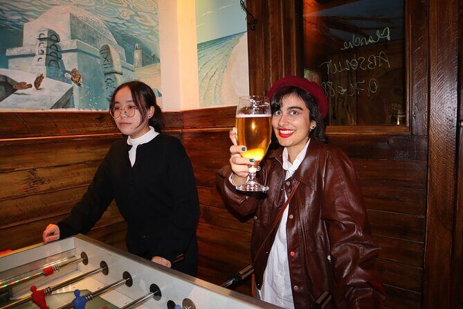 Friday Night Pub Crawl for Professionals in Vienna, Austria - Funky Monkey Bar: Dancing and Tiki Drinks