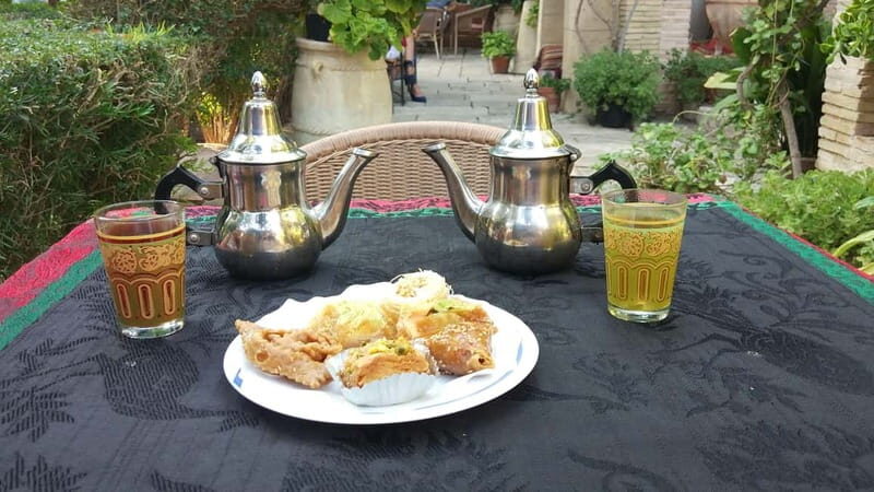 From Alicante and Elche: Tea house + sweets. Taste the flavor of the Orient. - The Itinerary in Detail