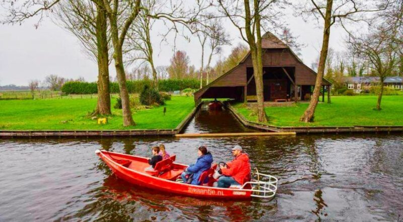 From Amsterdam: Giethoorn Guided Day Trip with Canal Cruise - Who Should Consider This Tour?
