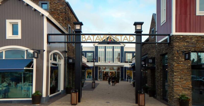 From Amsterdam: Private Day Trip to Fashion Outlet - Who Should Consider This Tour?