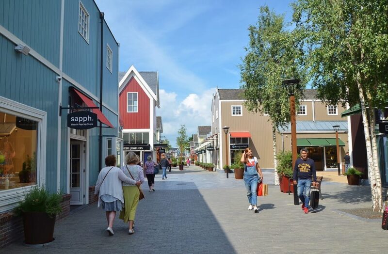 From Amsterdam: Private Day Trip to Fashion Outlet - FAQ