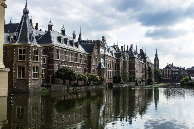 From Amsterdam: The Hague and Delft Sightseeing Tour - The Experience in Detail