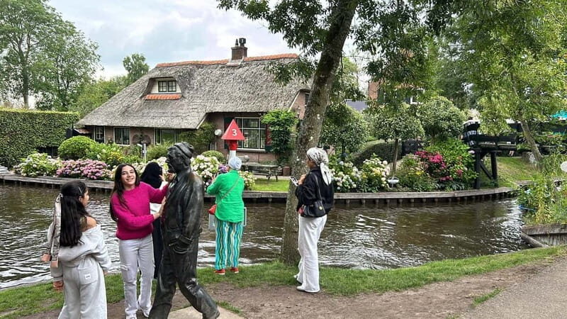 From Amsterdam to Giethoorn Day Trip - Exploring Giethoorn: The Venice of the North