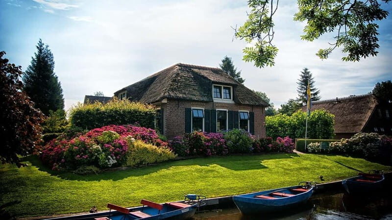 From Amsterdam: Zaanse Schans and Giethoorn Countryside Trip - A Detailed Look at the Experience