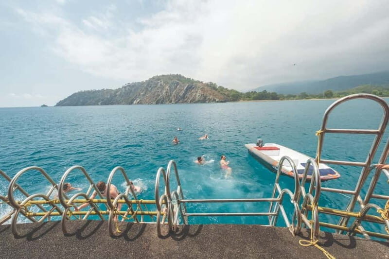 From Antalya/Kemer: All-Inclusive Party Boat with Lunch - Continuing to Paradise Bay and Lovers Bay