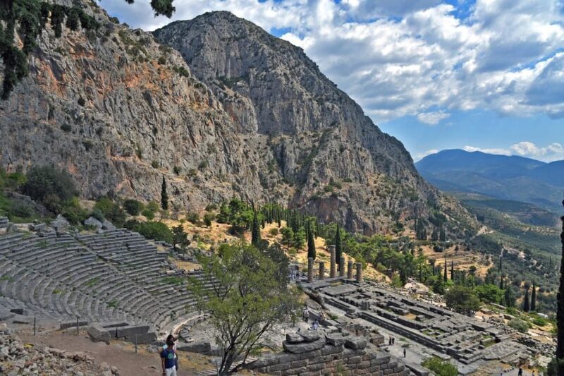 From Athens: Delphi and Osios Loukas Monastery Day Trip - An In-Depth Look at the Experience