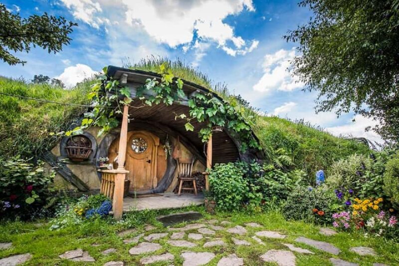 From Auckland: Hobbiton Movie Set Trip with Guided Tour - Practical Tips for Travelers