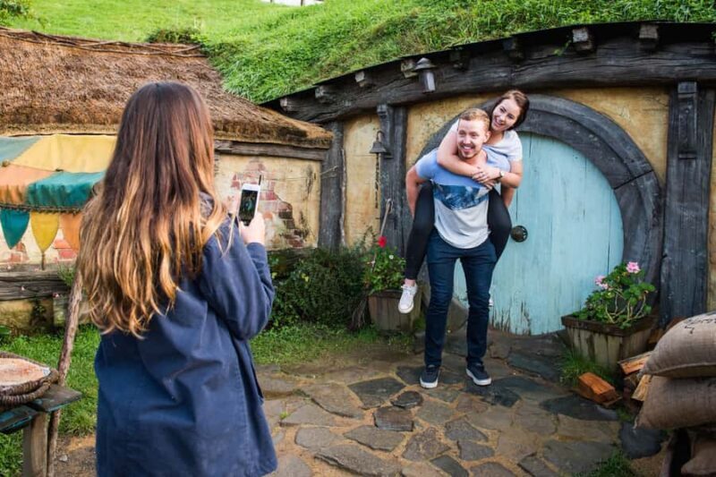 From Auckland: Hobbiton Movie Set Trip with Guided Tour - FAQ