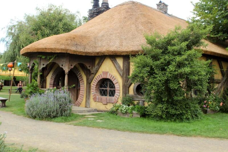 From Auckland: Hobbiton & Rotorua Tour with Lunch at Te Puia - FAQs
