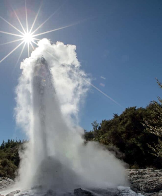 From Auckland: Wai-O-Tapu & Polynesian Spa Rotorua Day Tour - A Complete Look at the Auckland to Rotorua Day Tour
