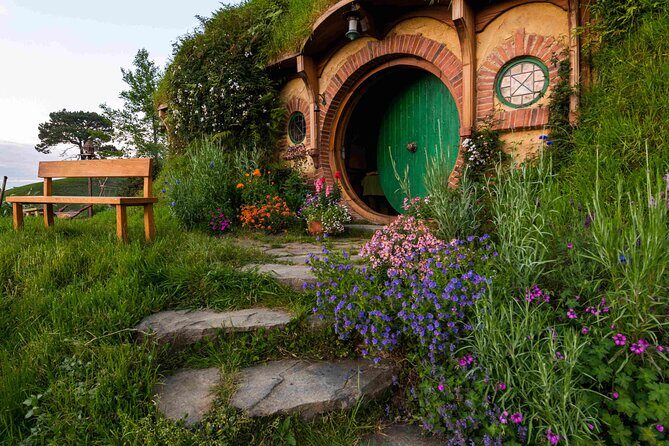 From Auckland:Hobbiton Movie Set & Waitomo Caves Small Group Tour - Key Points