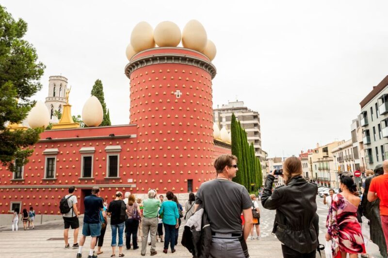 From Barcelona: Girona Guided Tour & Dalí Museum in Figueres - Transportation and Comfort
