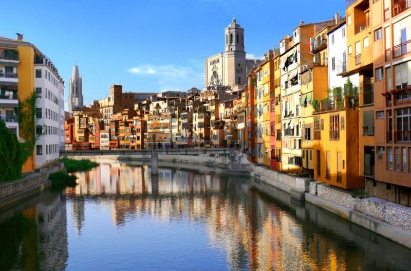 From Barcelona: Private Girona and Costa Brava Guided Tour - How the Tour Begins: Seamless Pickup and Scenic Drive