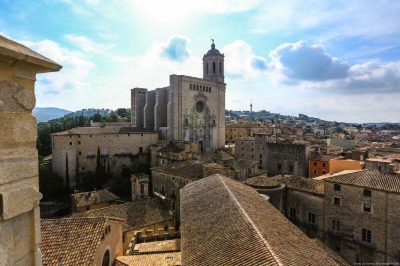 From Barcelona: Private Girona and Costa Brava Guided Tour - Coastal Delights: Calella de Palafrugell