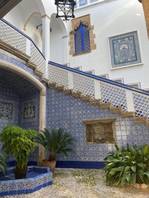 From Barcelona: Private Sitges & Ultimate Paella Experience - Art, Culture, and Architectural Highlights