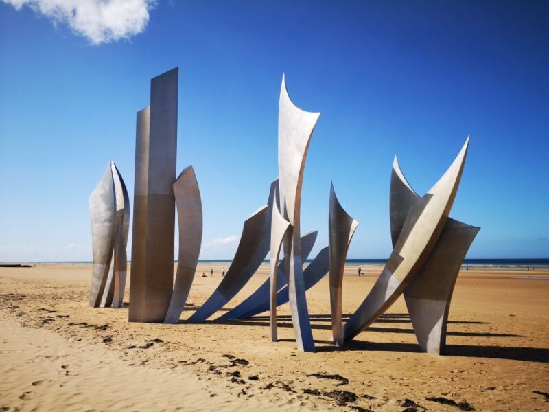 From Bayeux: American D-Day Sites in Normandy Full-Day Tour - Normandy American Cemetery: Paying Respects