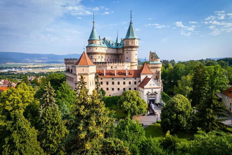 From Bratislava: Slovakias Castles & Cities Guided Day tour - Who Is This Tour Best For?