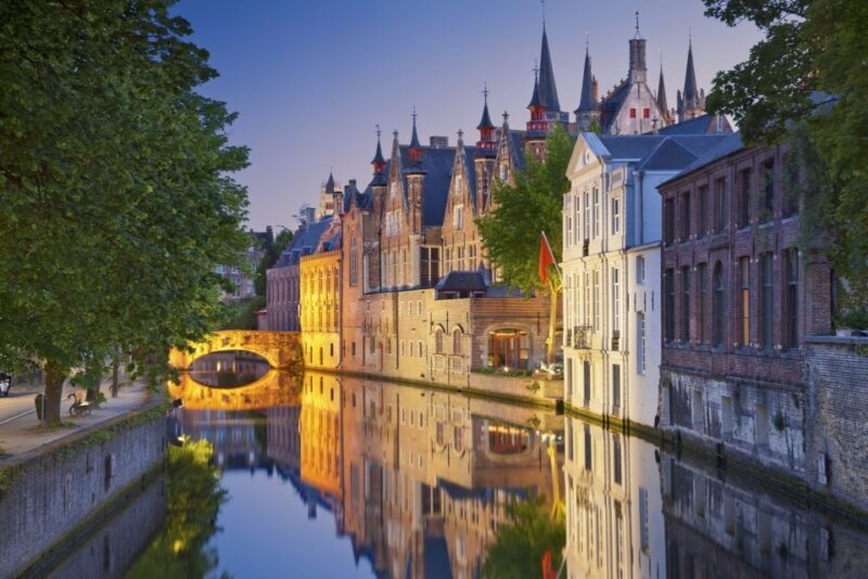 From Brussels: Bruges Day Trip with Boat Tour Option (ES) - Exploring at Your Own Pace: Free Time and Optional Boat Ride