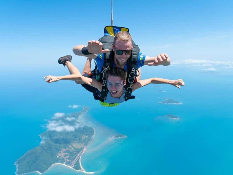 From Cairns: Tandem Skydive Experience over Mission Beach - An In-Depth Look at the Cairns to Mission Beach Skydiving Experience