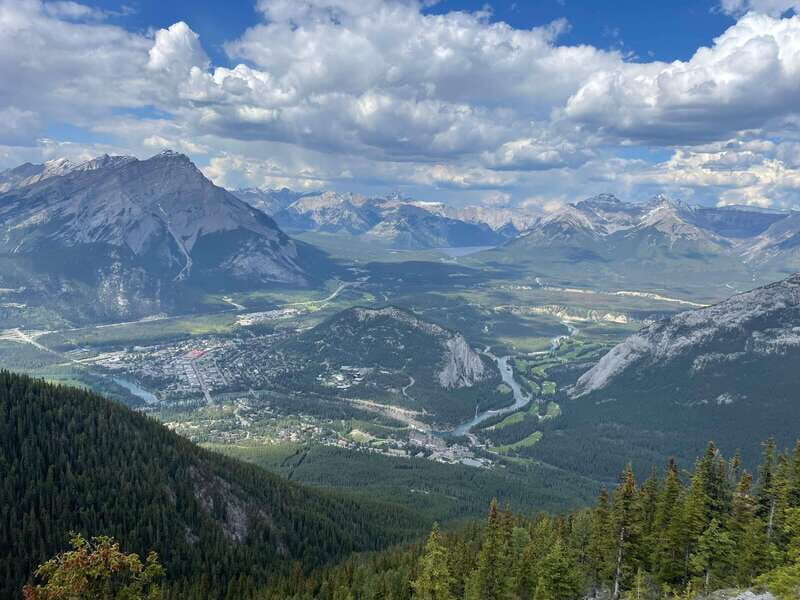 From Calgary: Banff, Moraine Lake and Lake Louise Tour - FAQ