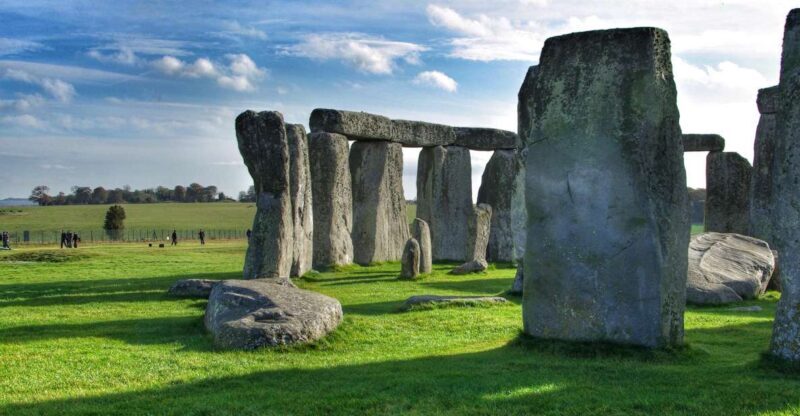 From Cambridge: Guided Day Tour to Bath and Stonehenge - Key Points