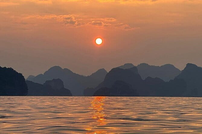 From Cat Ba: Explore Lan Ha Bay with Amazing Sunset Boat Tour - Key Points