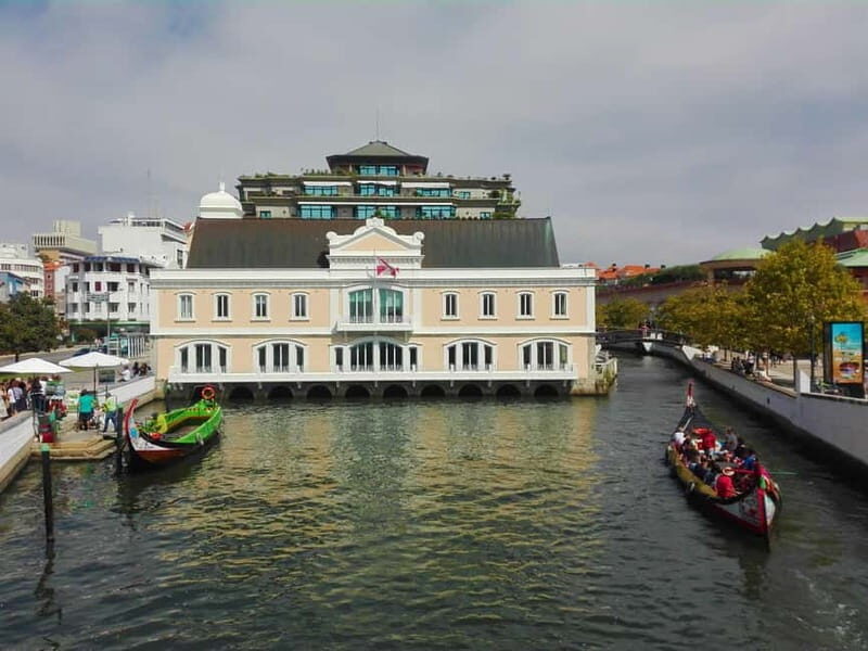 From Coimbra: Tour to Aveiro, Costa Nova beach and Moliceiro boat - Key Points