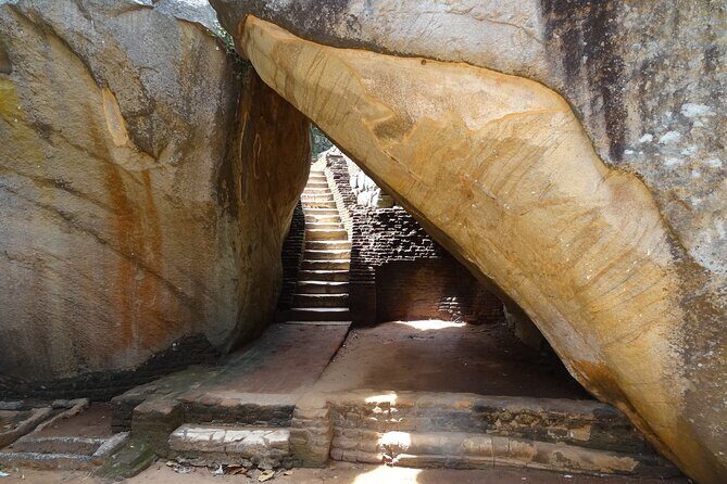 From Colombo/Negombo to Sigiriya, Dambulla Day Trip & Safari - FAQ