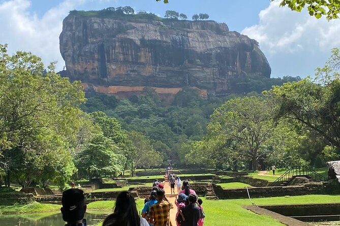 From Colombo to Sigiriya Fortress, Dambulla & Minneriya Safari - Who Is This Tour Perfect For?