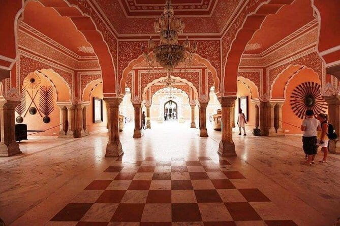 From Delhi: Overnight Taj Mahal & Agra City Tour by Car - Who Should Consider This Tour?