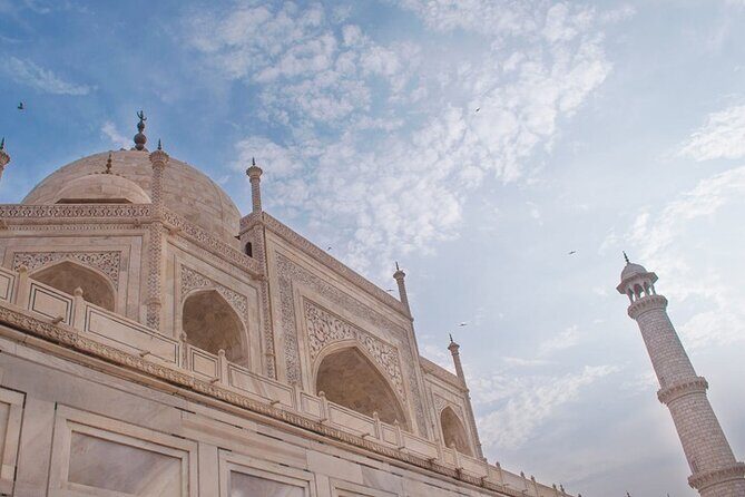 From Delhi : Private Taj Mahal & Agra Day Tour (with 5* Lunch) - The Sum Up