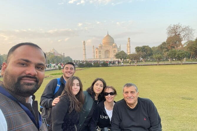 From Delhi: Private Taj Mahal day trip with lunch - The Itinerary Breakdown: What Makes Each Stop Special