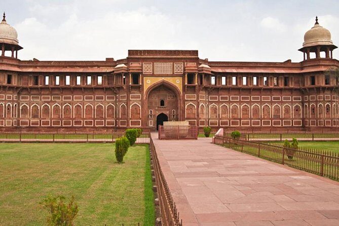 From Delhi : Sunrise Taj Mahal and Agra Fort with Jaipur Transfer - The Journey Begins: From Delhi to Agra