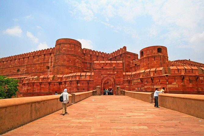 From Delhi: Taj Mahal & Agra Tour by Gatimaan Express Train - The Journey to Agra Starts Early