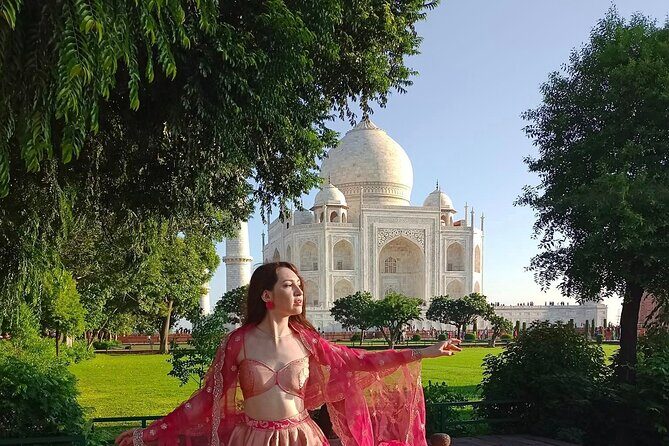 From Delhi : Taj Mahal Photoshoot in Indian Ethnic dresses - The Sum Up