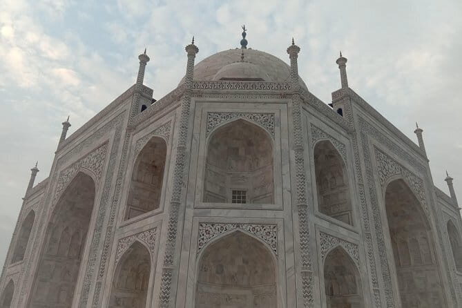 From Delhi: Taj Mahal Sunrise Tour by Car - Free Time and Shopping