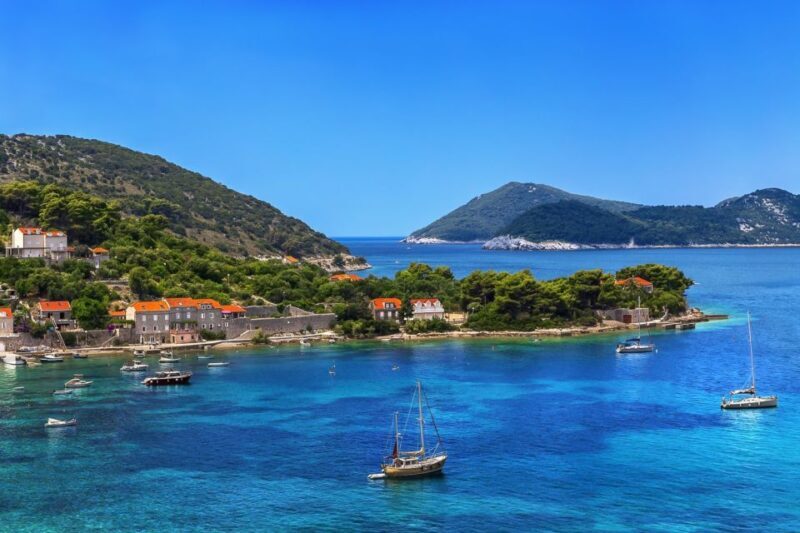 From Dubrovnik: Elaphite Islands Day Trip with Lunch - Lunch on Board: Tasting the Flavors of Dalmatia